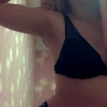Озорная Катюха осталась дома одна. и наделала домашних фото своих сись!18+